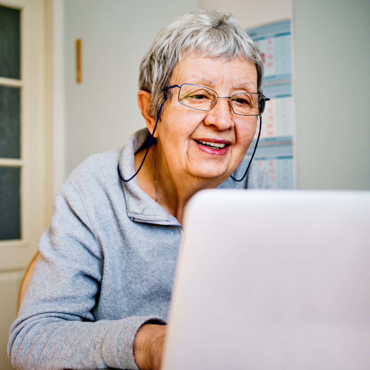 Пенсионеры в Хакасии могут получить электронное удостоверение через портал госуслуг