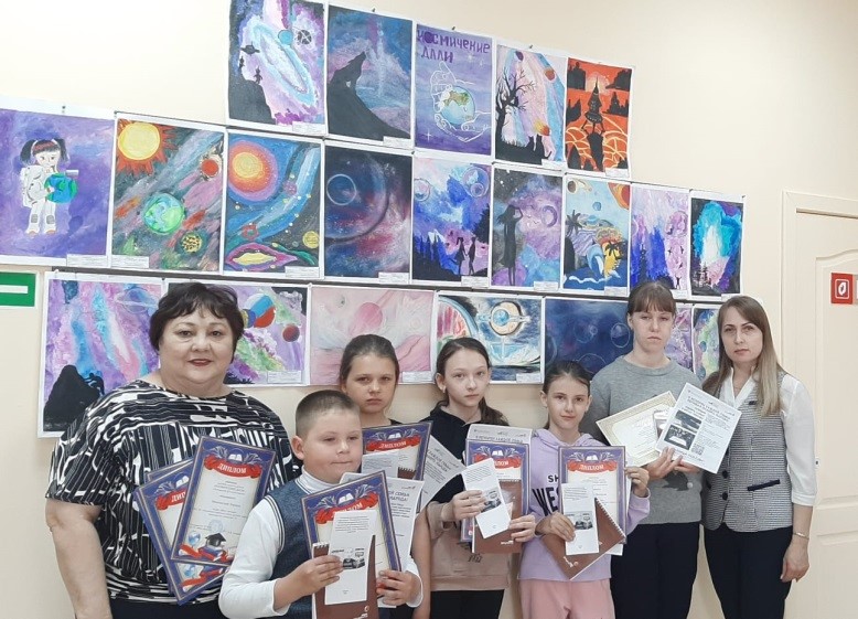 Торжественное вручение дипломов юным художникам из Копьево