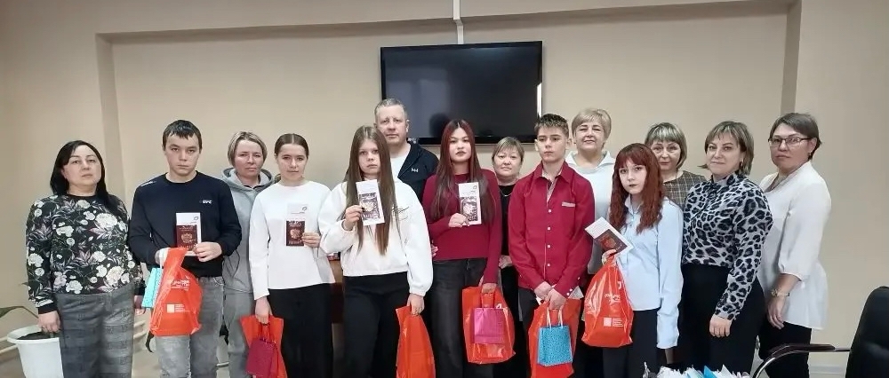 В День Конституции в центрах «Мои документы» г.Сорска, рп. Усть-Абакана и с. Таштыпа прошли мероприятия для молодых граждан