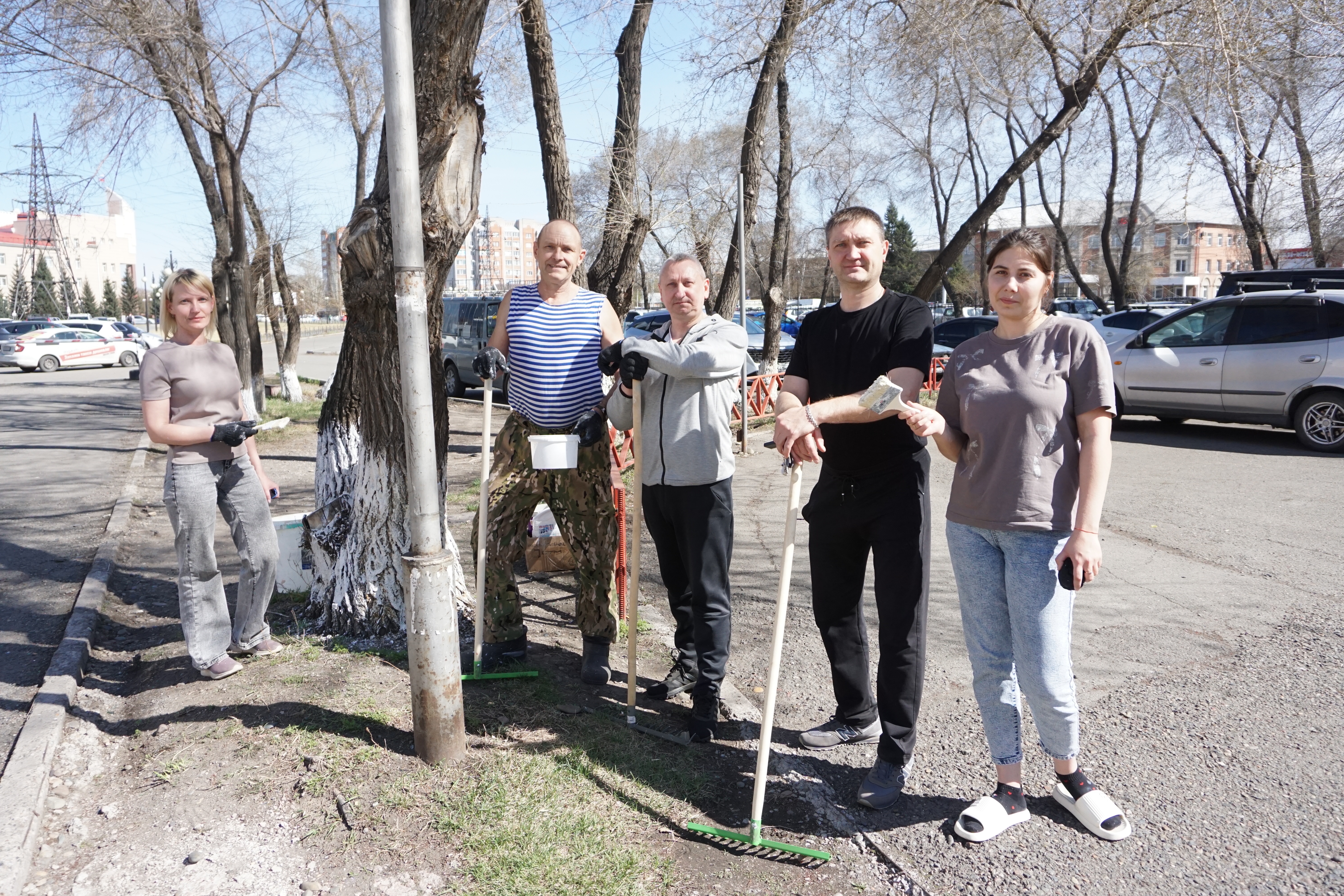 Весенний субботник в МФЦ: забота о городе и командный дух