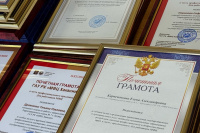 Директор МФЦ Республики Хакасия поздравил сотрудников в честь прошедшего профессионального праздника